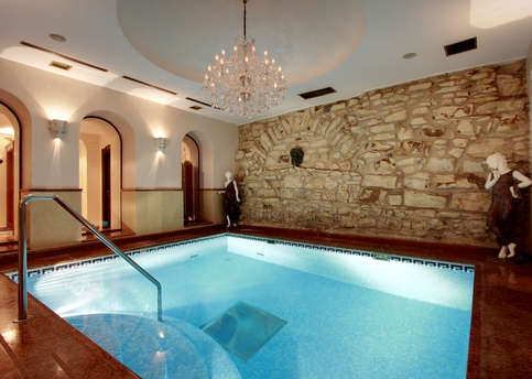 Main health club   swimming pool