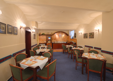 Main hotel marketa breakfast room